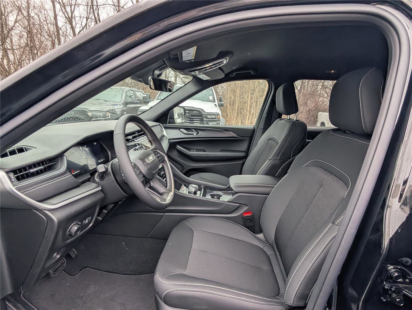 New 2026 Jeep Grand Cherokee Laredo image 10