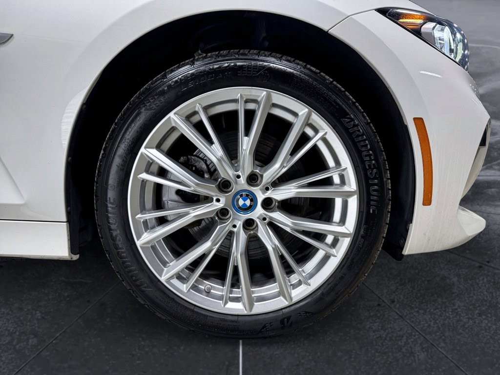 Used 2023 BMW 330e xDrive w/ Premium Package AWD/4WD image 34