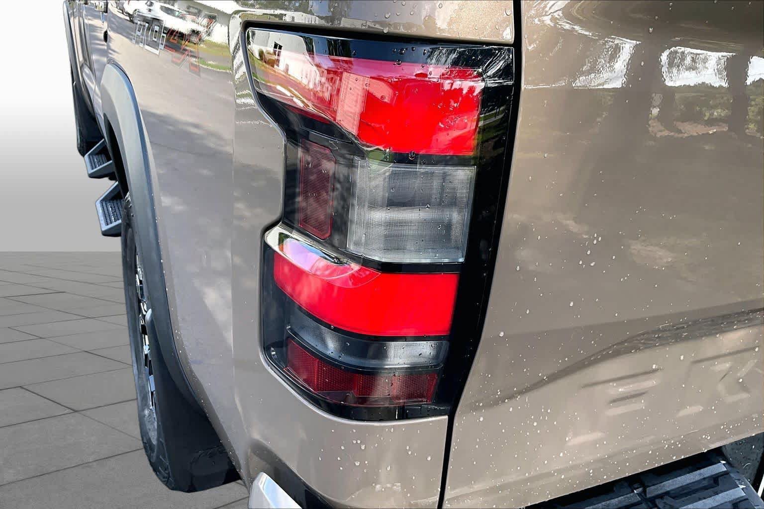 Used 2022 Nissan Frontier PRO-4X w/ Technology Package AWD/4WD image 28