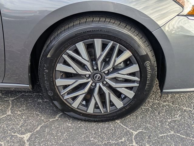 Used 2024 Nissan Altima 2.5 SV image 10