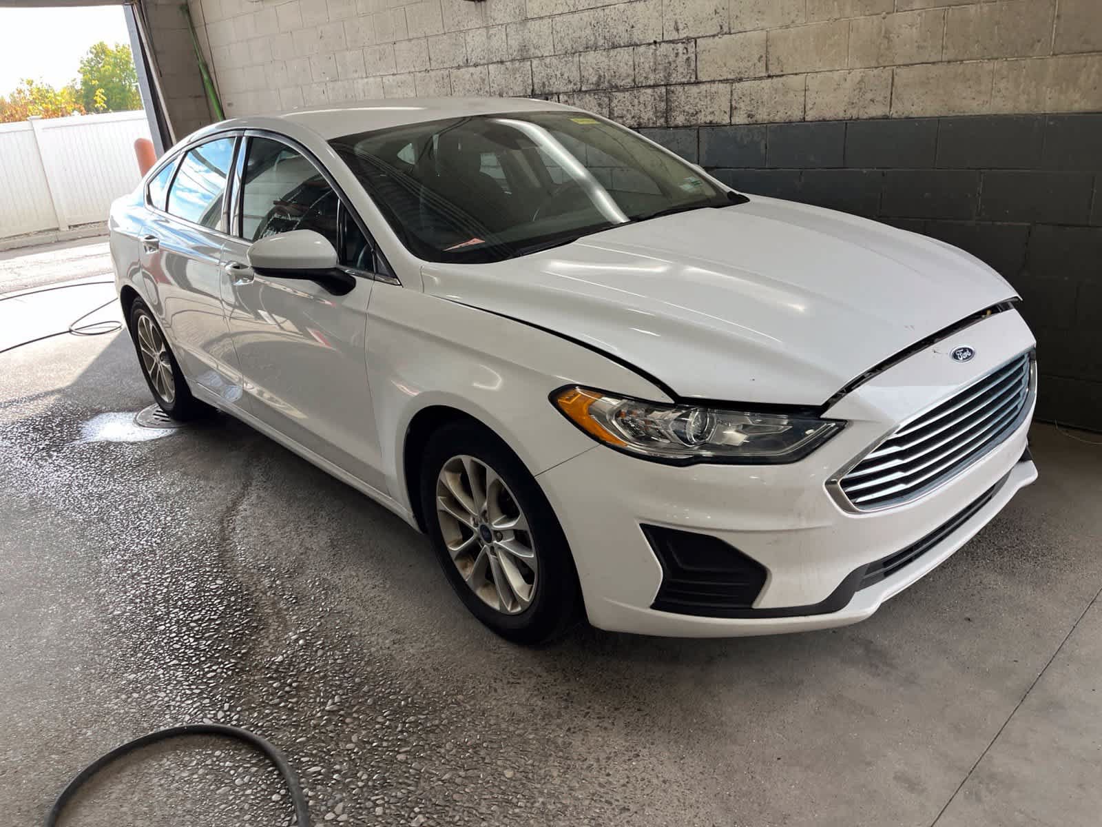 Used 2020 Ford Fusion SE FWD image 16