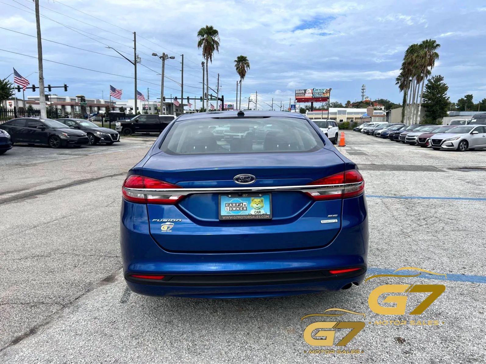 Used 2018 Ford Fusion SE w/ Fusion SE Technology Package FWD image 3