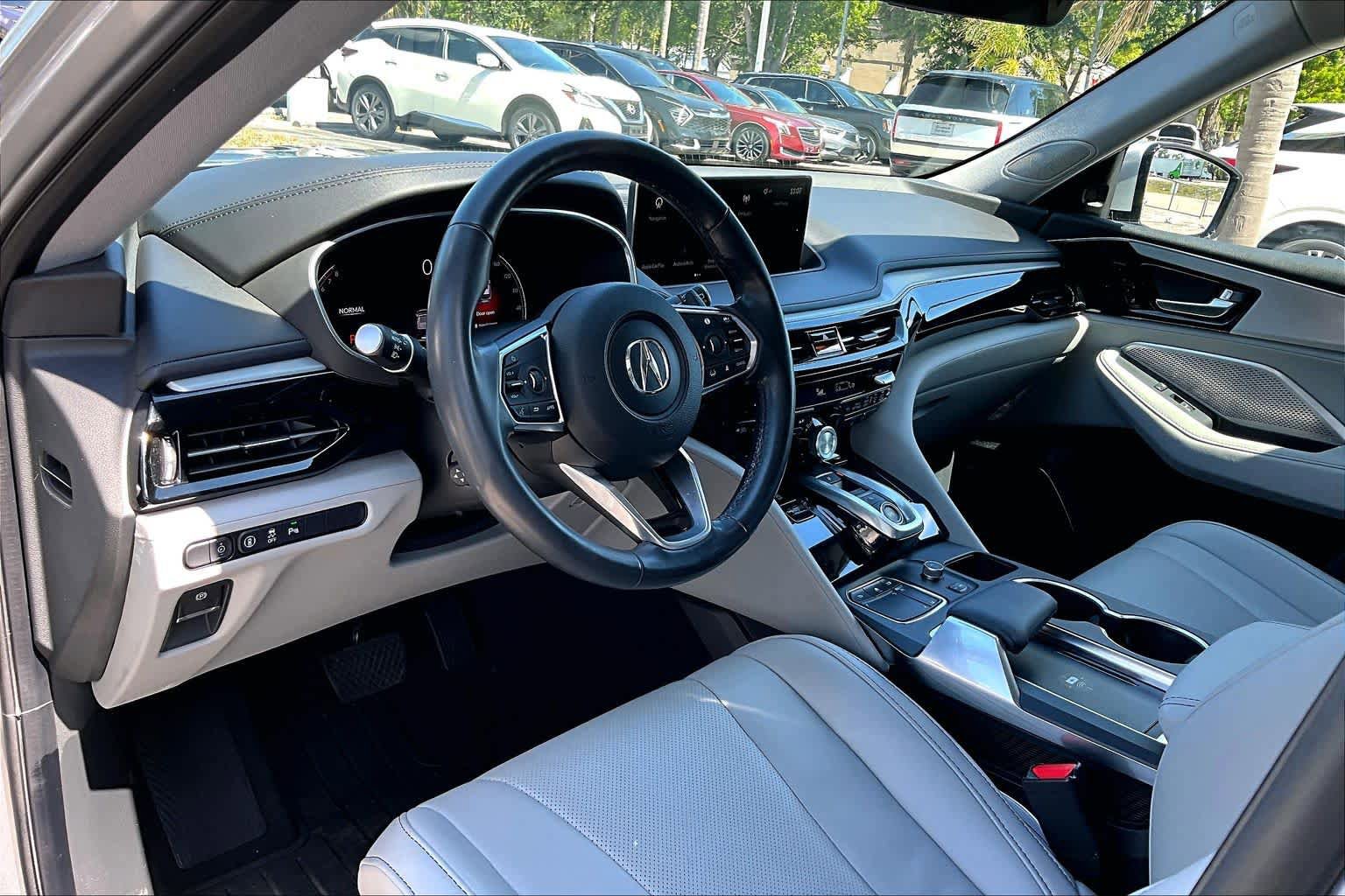 Used 2024 Acura MDX SH-AWD w/ Technology Package image 18