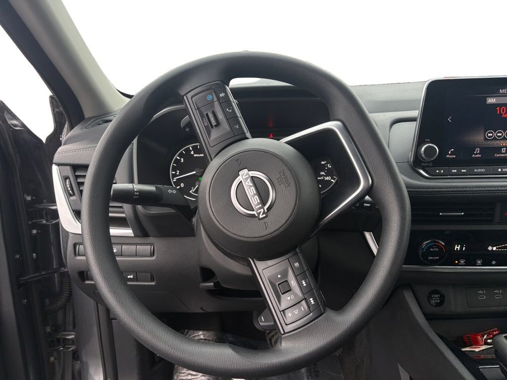 Used 2024 Nissan Rogue SV image 11