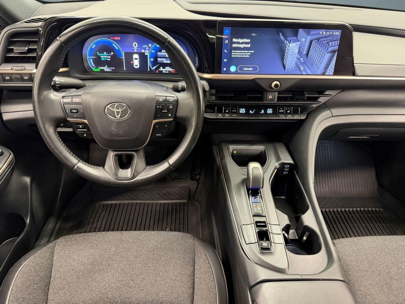 Used 2023 Toyota Crown Limited AWD/4WD image 22