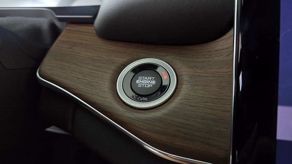 Used 2023 Jeep Grand Cherokee Summit w/ Adv Protech Group IV AWD/4WD image 22