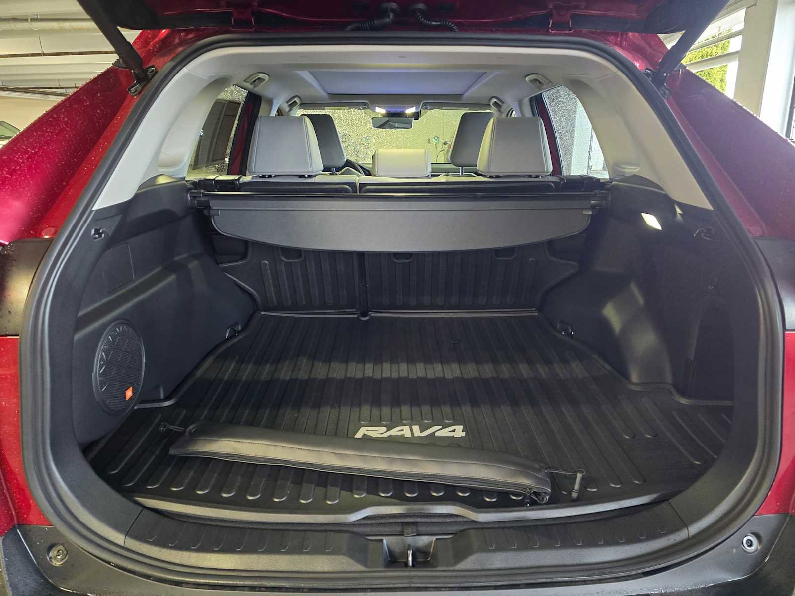 Used 2024 Toyota RAV4 Limited image 18