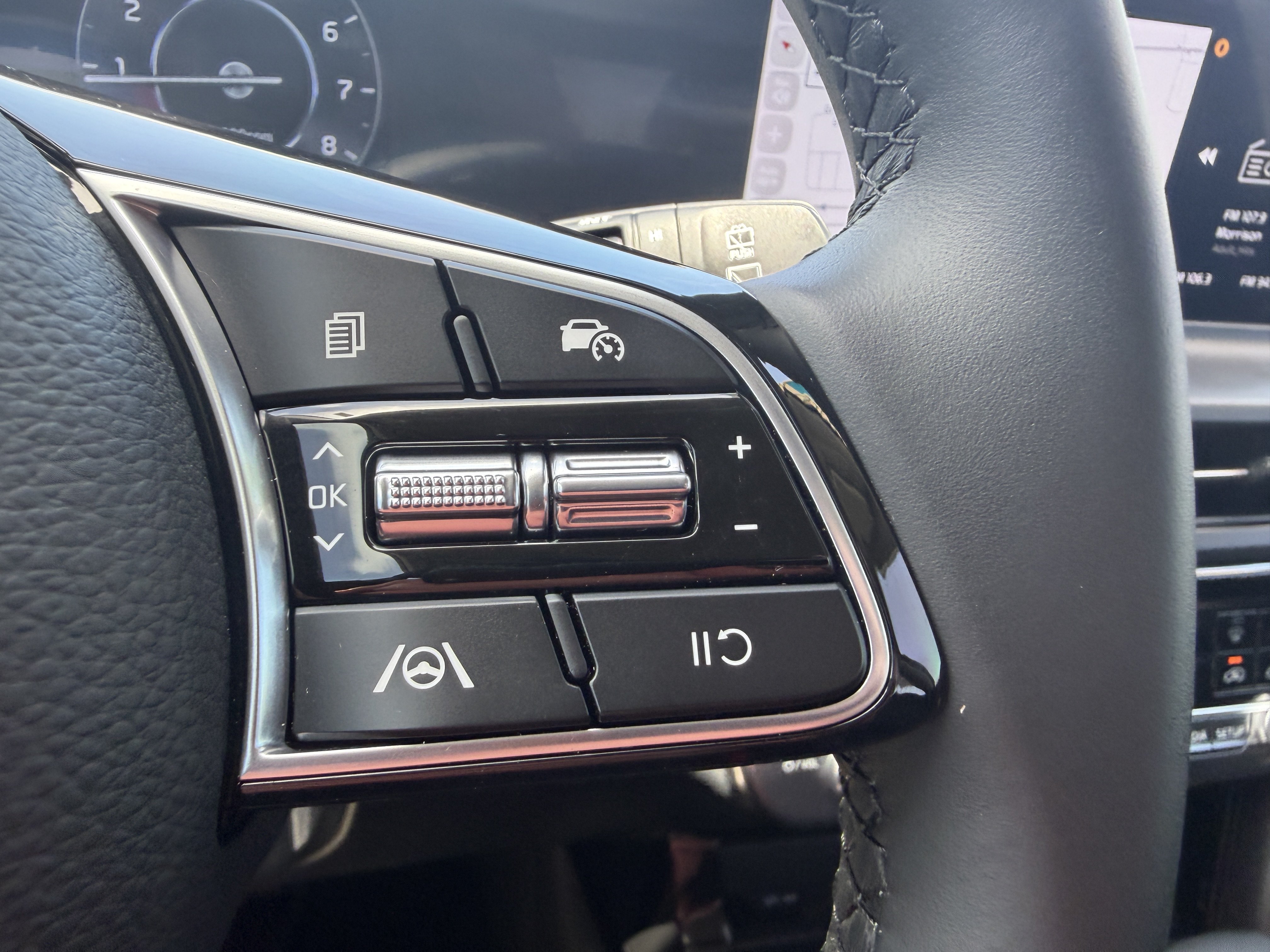 Certified 2025 Kia Seltos X-Line AWD/4WD image 28
