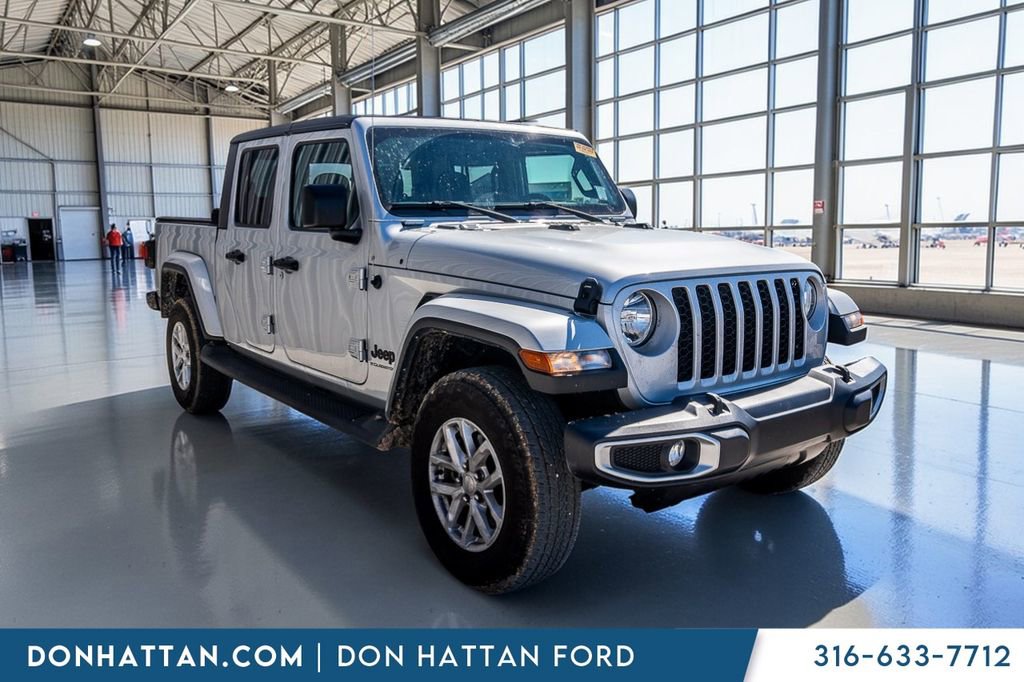 Used 2023 Jeep Gladiator Sport image 30