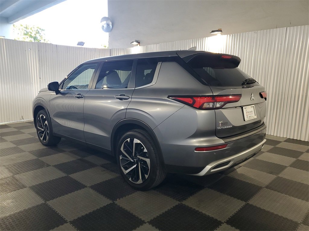 Used 2024 Mitsubishi Outlander SE image 4