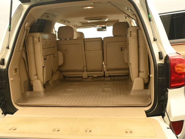 Used 2013 Toyota Land Cruiser image 19