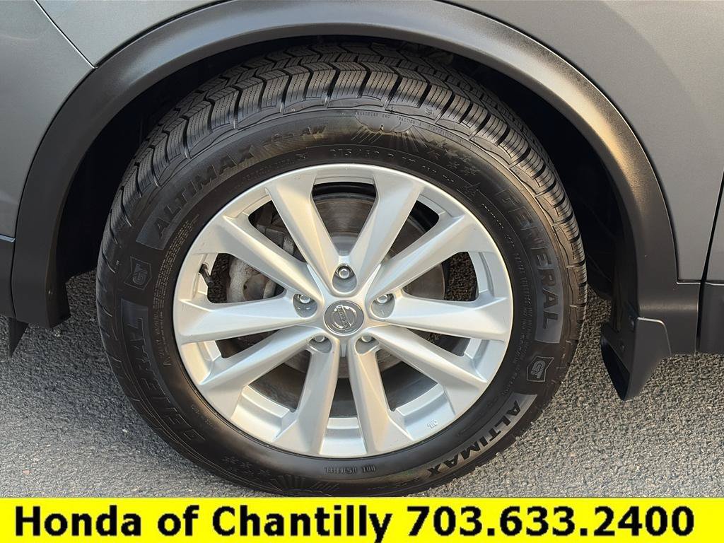 Used 2018 Nissan Rogue Sport S w/ S Appearance Package AWD/4WD image 25