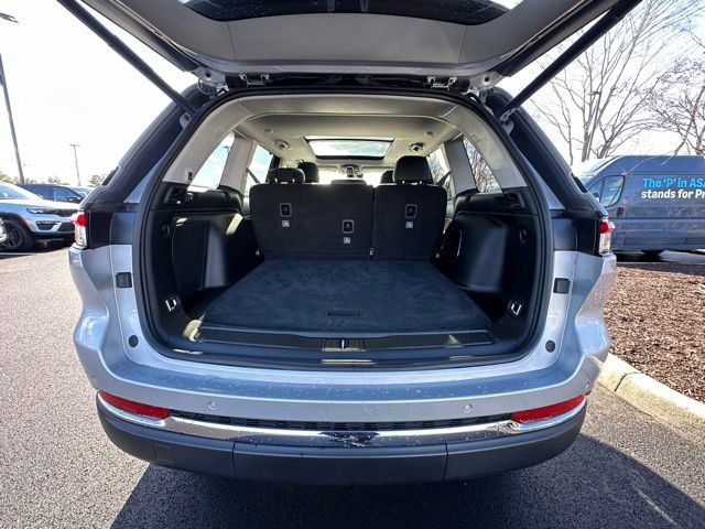 Used 2022 Jeep Grand Cherokee Limited 4xe w/ Luxury Tech Group II image 16