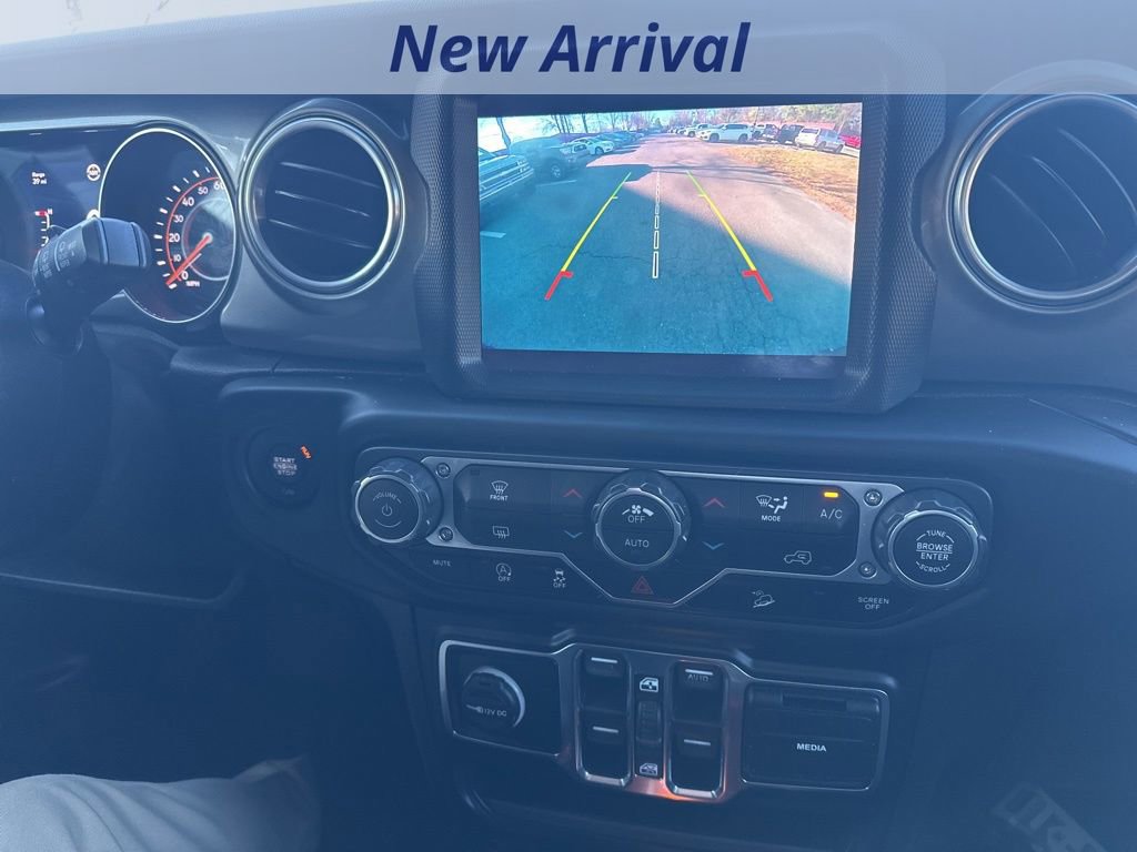 Used 2019 Jeep Wrangler Unlimited Sahara w/ Uconnect 4C Nav & Sound Group image 12