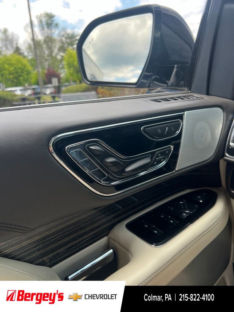 Used 2023 Lincoln Navigator L Black Label AWD/4WD image 32