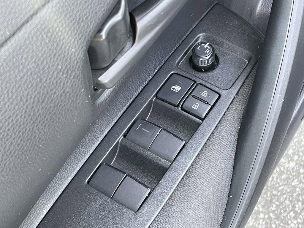 Used 2023 Toyota Corolla LE image 6