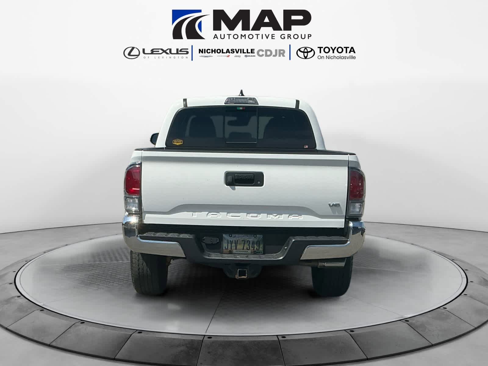 Used 2023 Toyota Tacoma TRD Off-Road AWD/4WD image 4