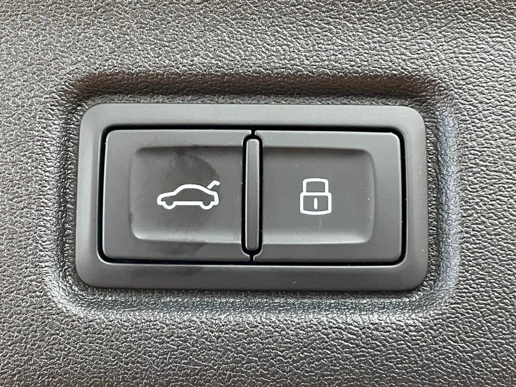 Used 2025 Audi Q6 e-tron Premium Plus w/ Premium Plus image 23