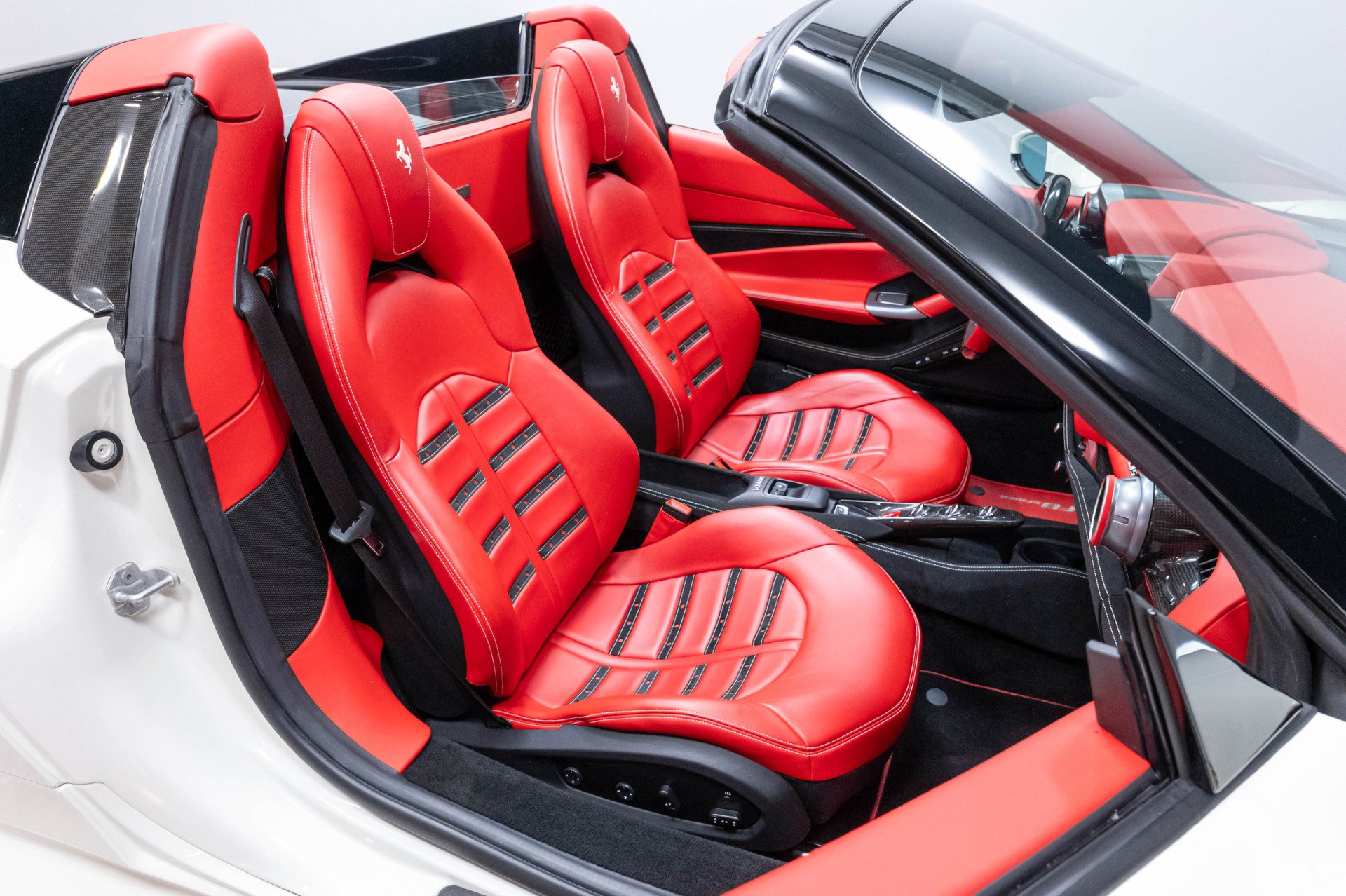 Used 2021 Ferrari F8 Tributo RWD image 31