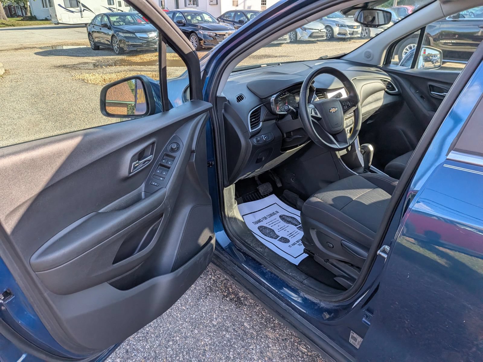 Used 2020 Chevrolet Trax LT FWD image 18