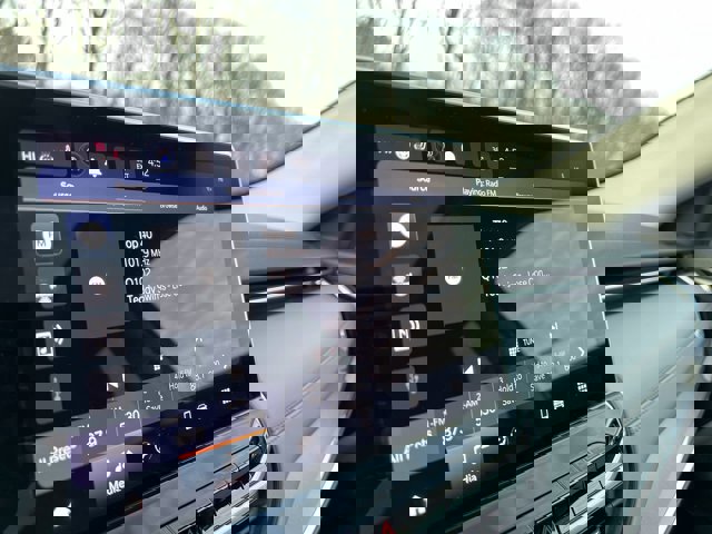 Used 2022 Jeep Compass Limited w/ Sun and Sound Group image 13