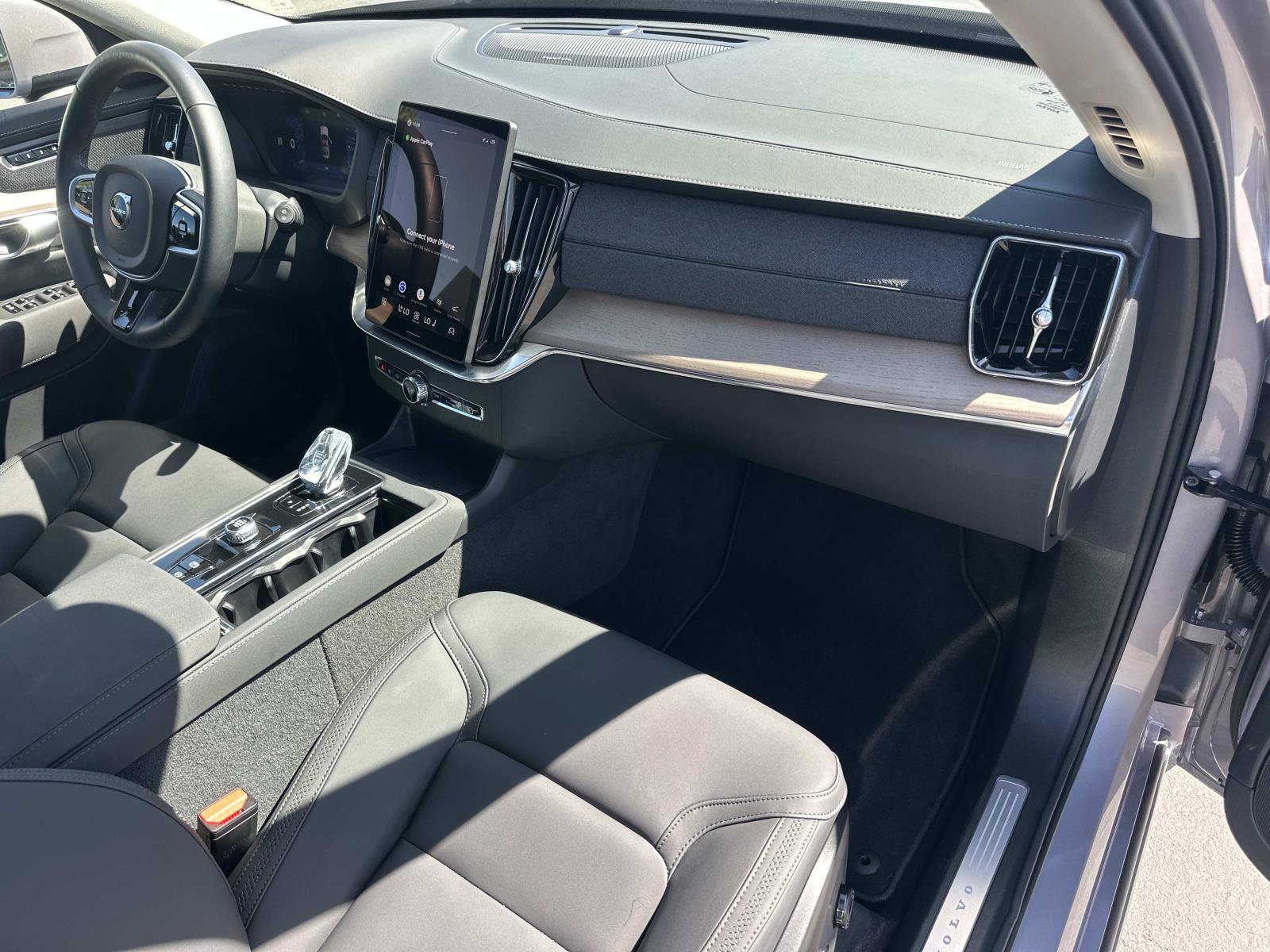 Certified 2026 Volvo XC90 B5 Plus image 27