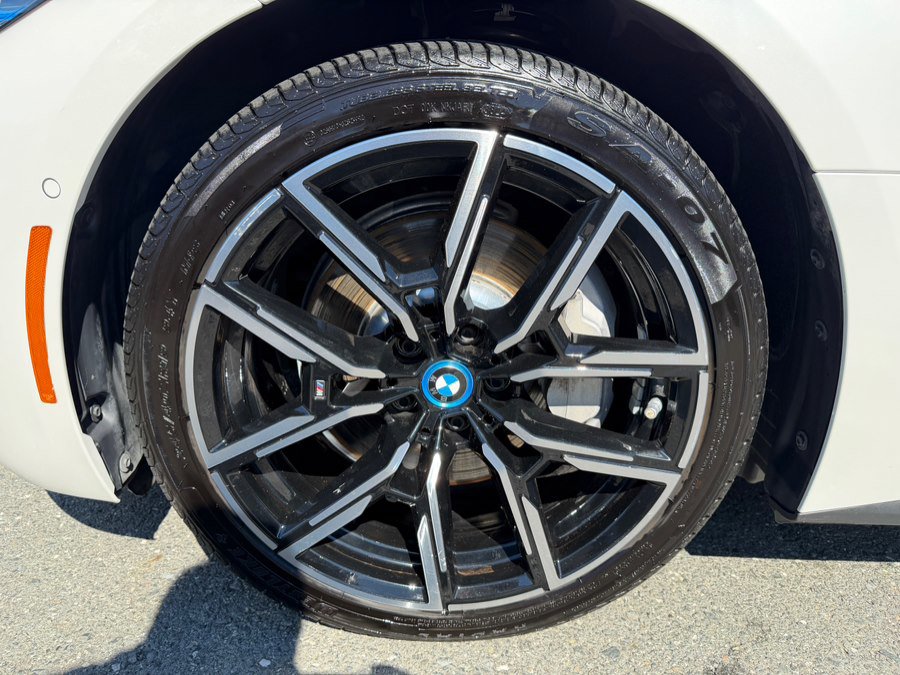 Used 2023 BMW i4 eDrive40 w/ M Sport Package image 57