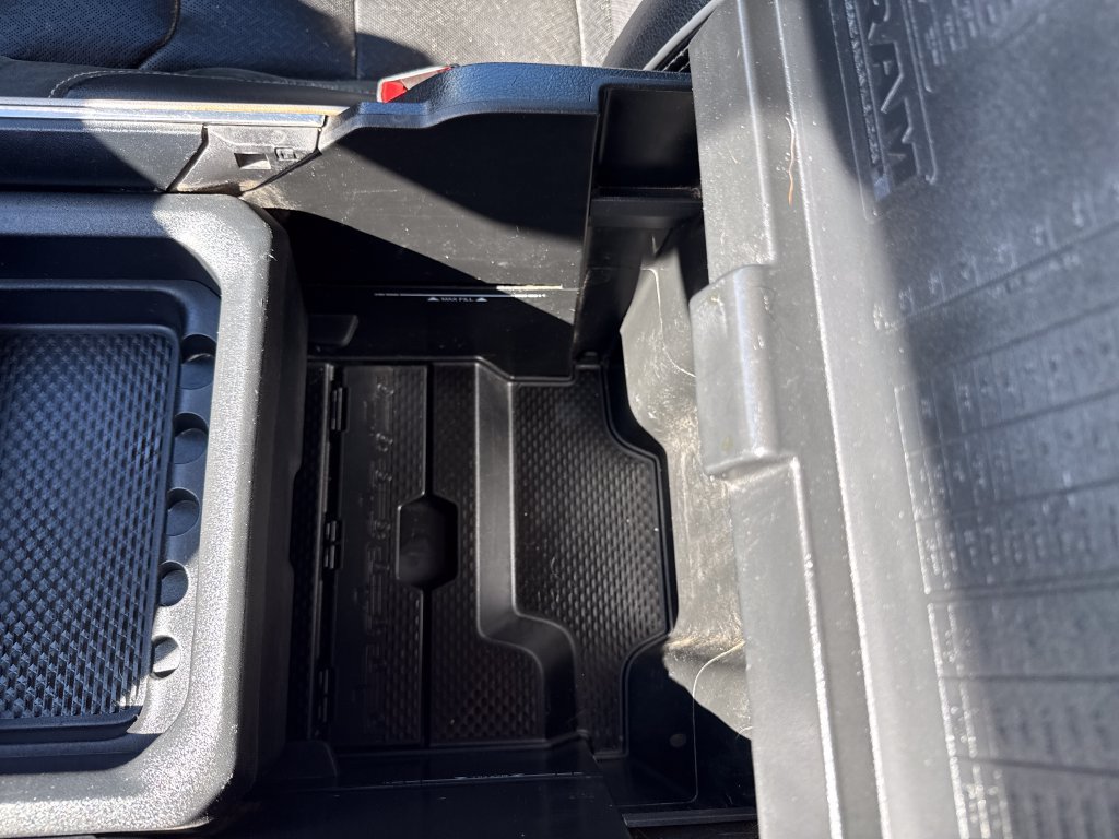 Used 2019 RAM 1500 Laramie w/ Off Road Group AWD/4WD image 28