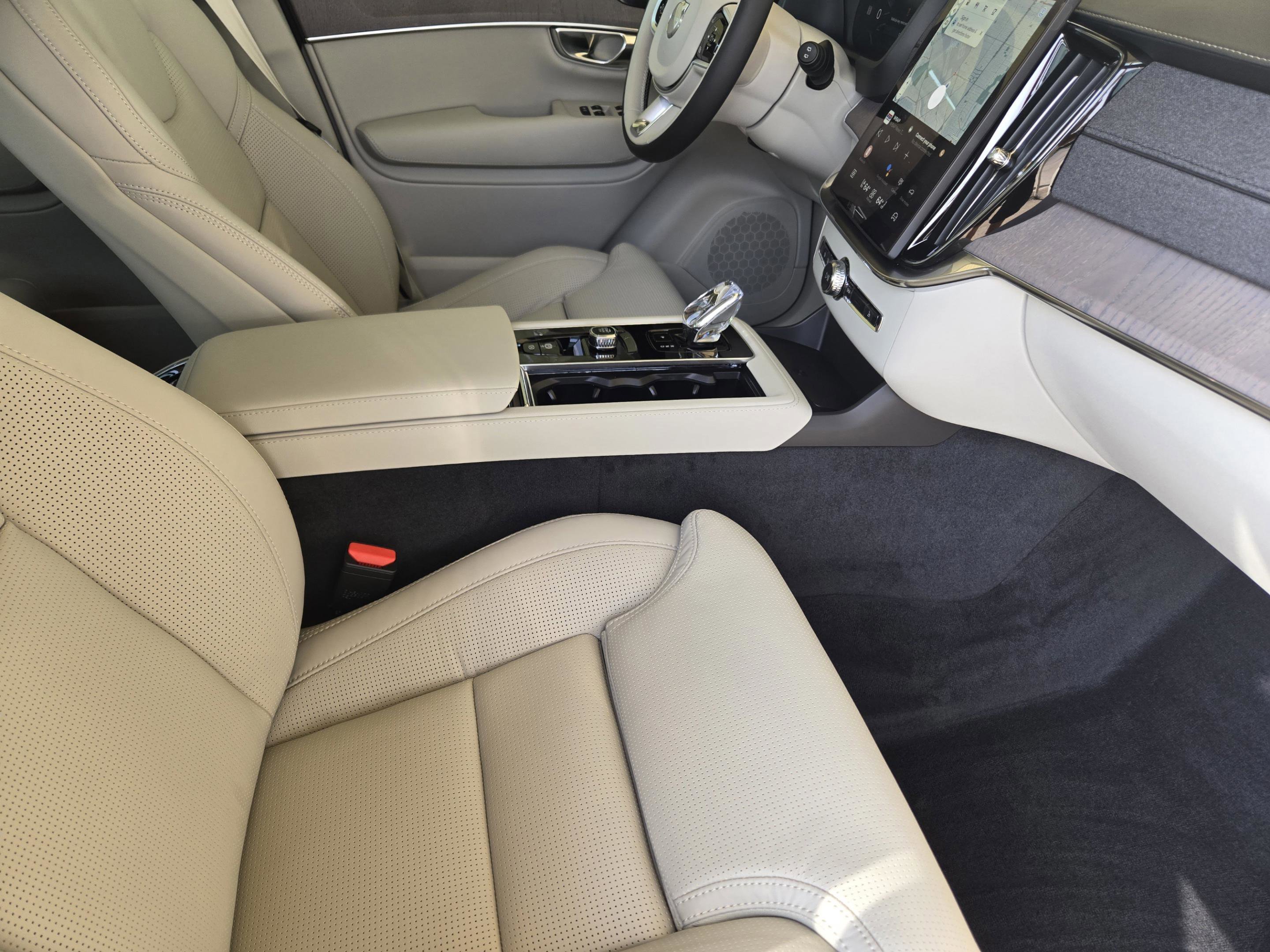 New 2026 Volvo XC90 B5 Ultra w/ Protection Package Premier image 17