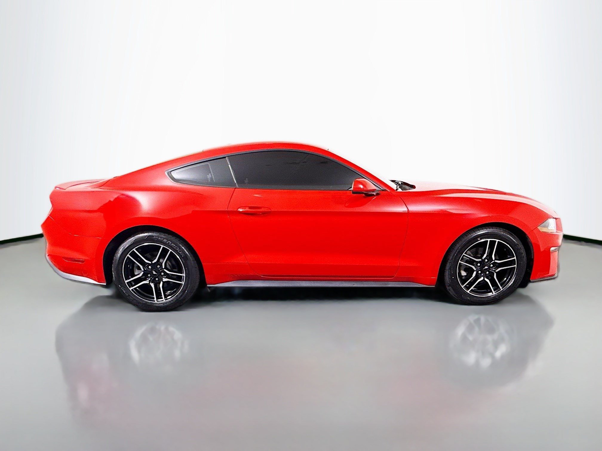 Used 2018 Ford Mustang Coupe w/ Equipment Group 101A RWD image 11