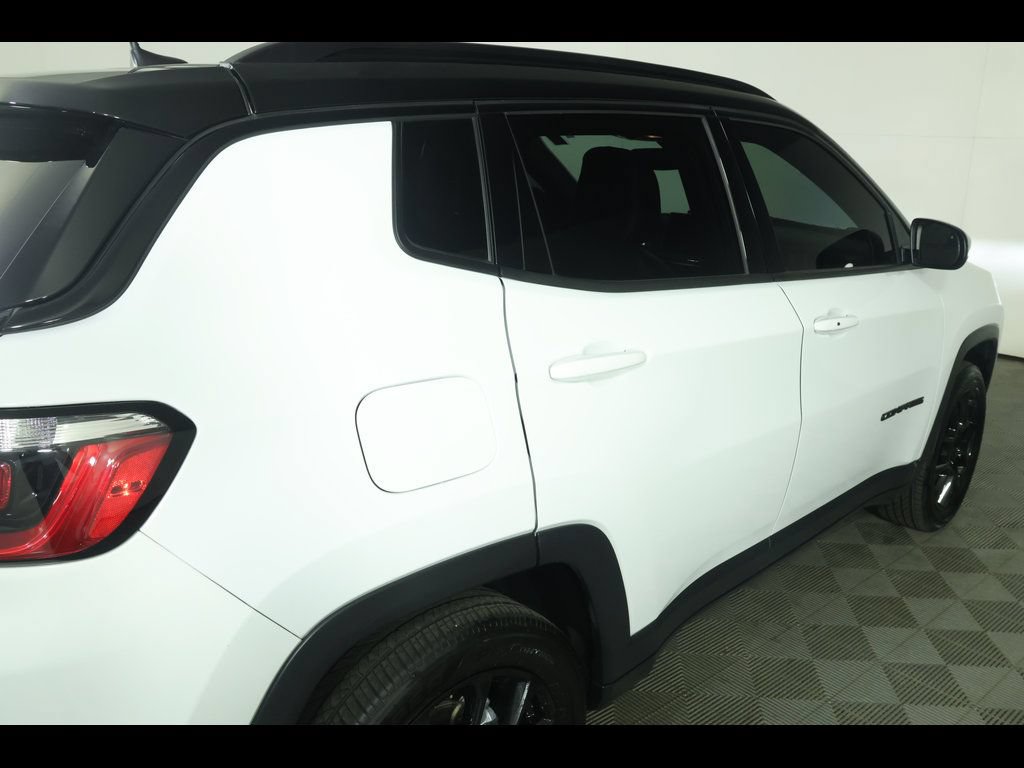 Used 2023 Jeep Compass Latitude w/ Convenience Group AWD/4WD image 18