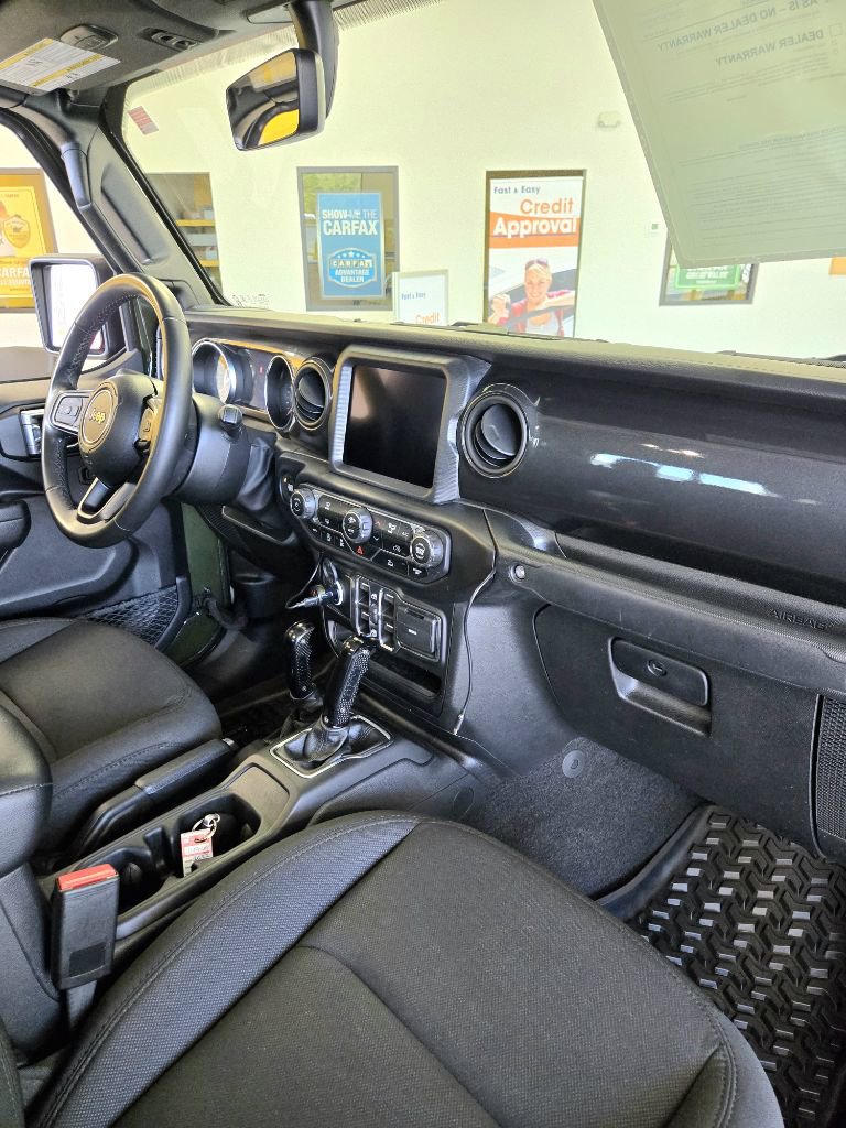 Used 2022 Jeep Gladiator Sport image 15
