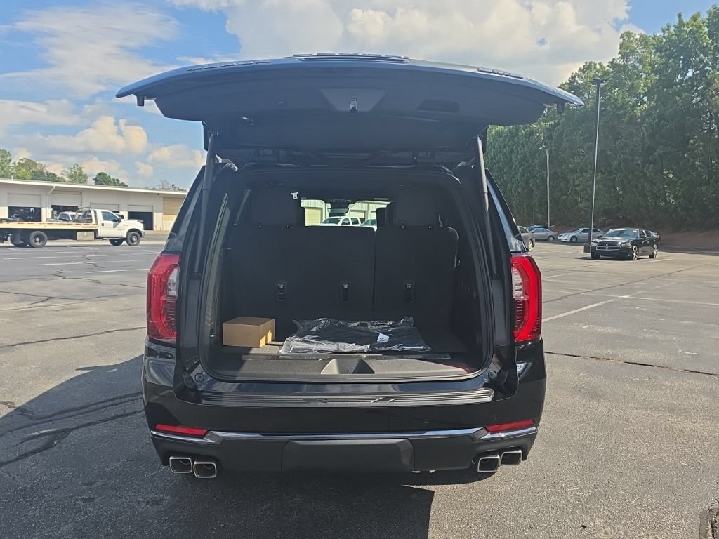 New 2026 GMC Yukon Denali Ultimate AWD/4WD image 10