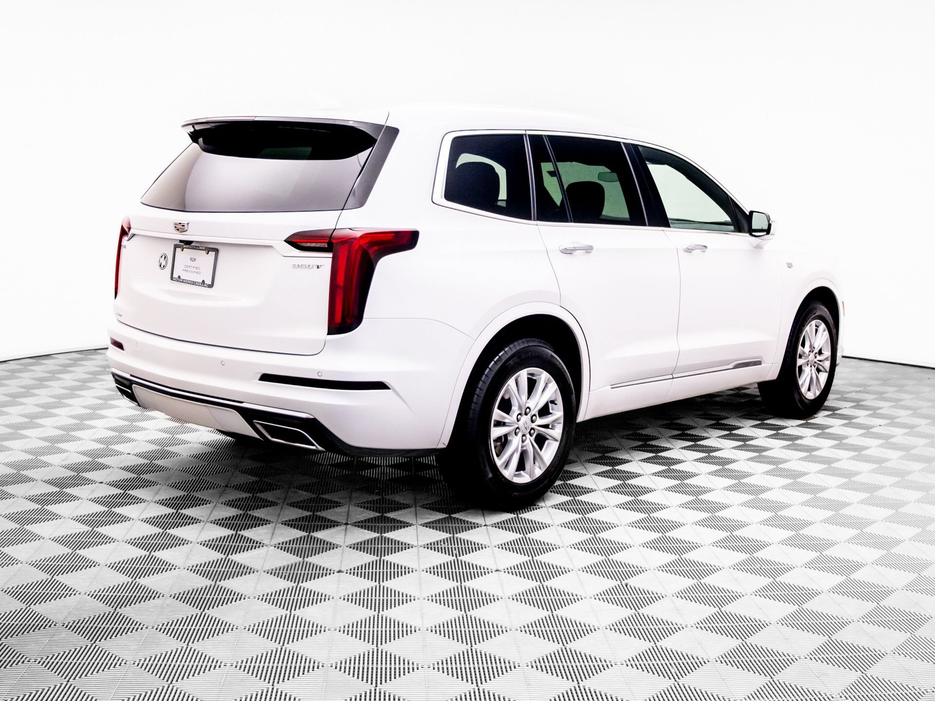 Used 2024 Cadillac XT6 Luxury w/ LPO, Floor Liner Package AWD/4WD image 5