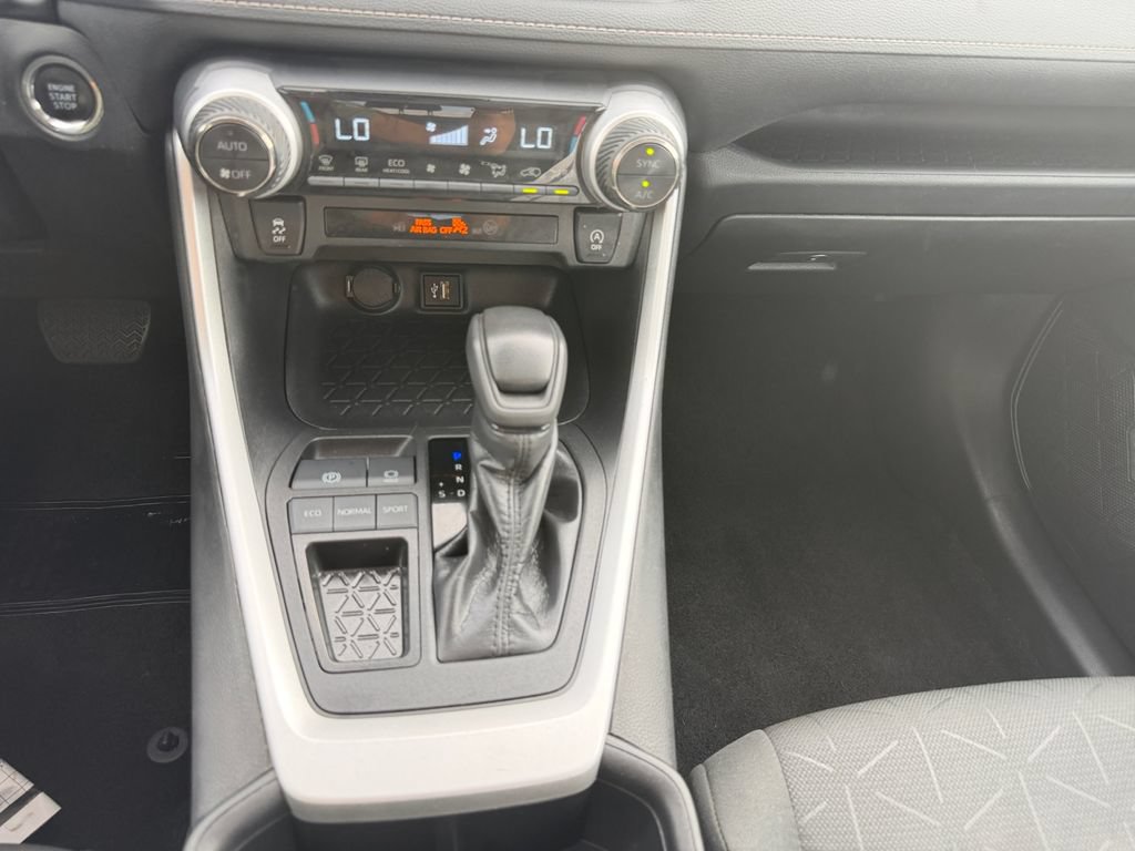 Used 2024 Toyota RAV4 XLE FWD image 11