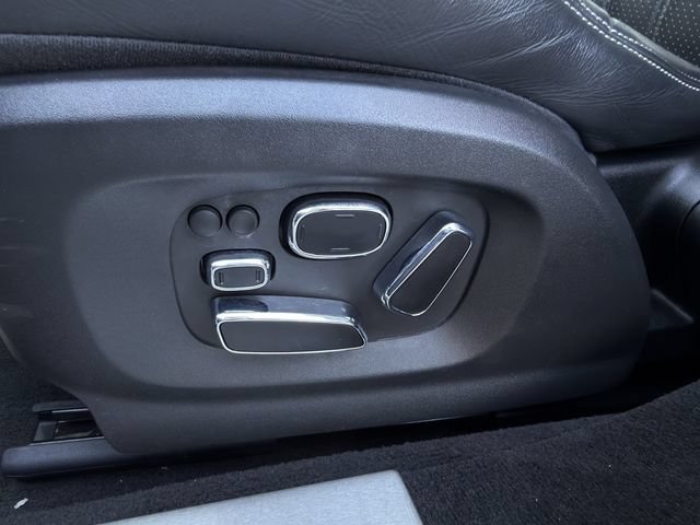 Used 2015 Jaguar XJ L Portfolio RWD image 24