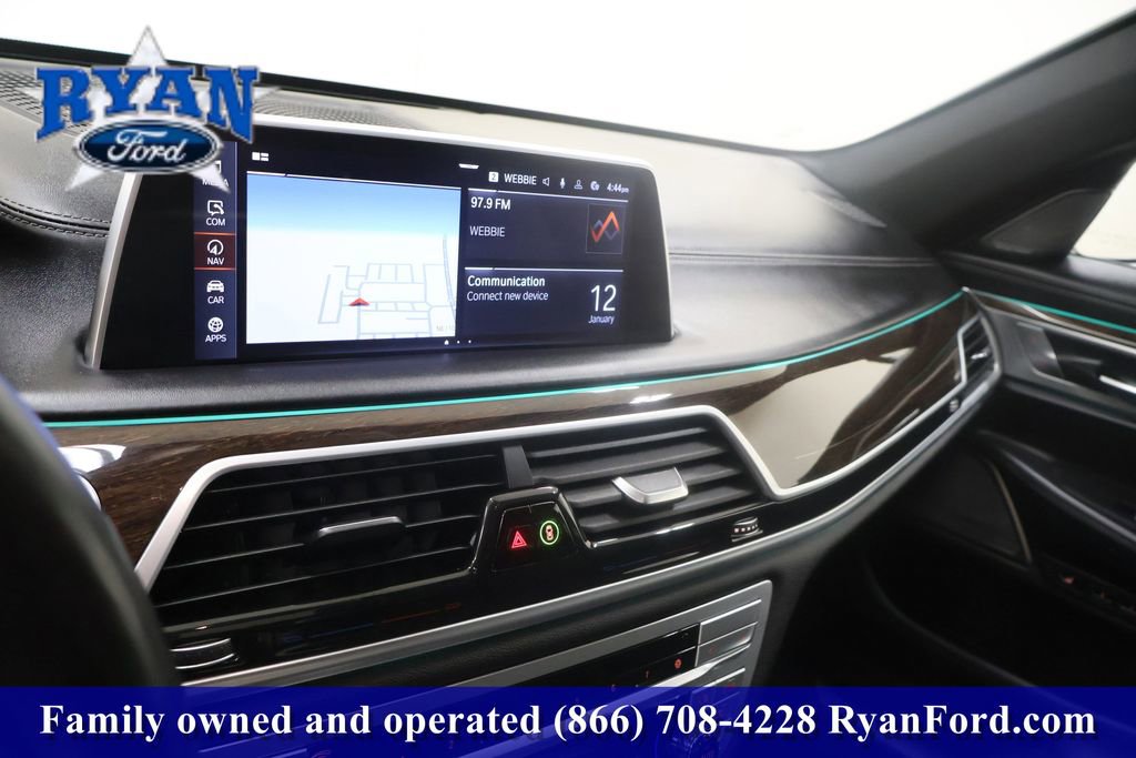 Used 2022 BMW 750i xDrive w/ Executive Package image 22