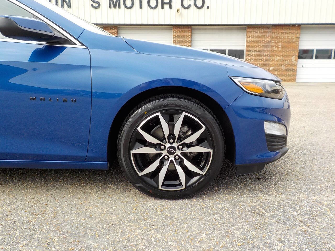 Used 2023 Chevrolet Malibu RS FWD image 9