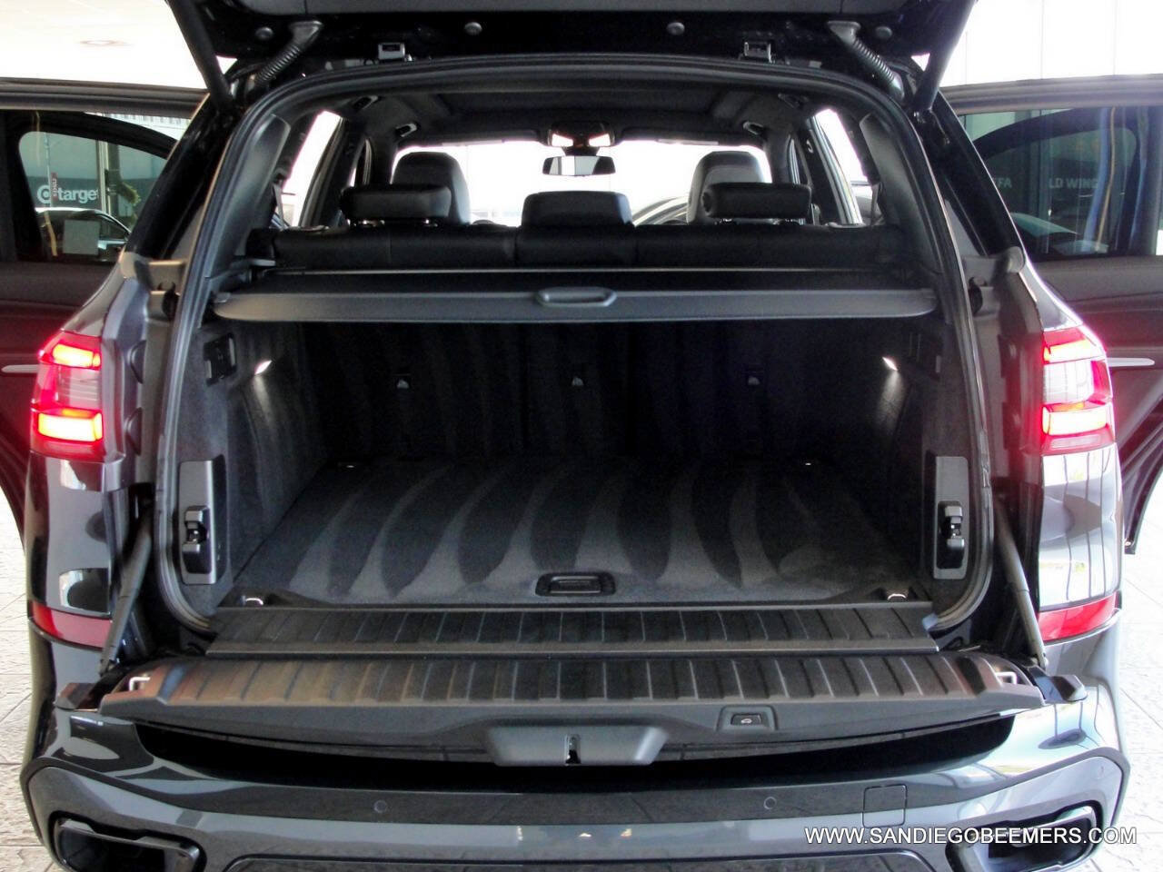 Used 2022 BMW X5 xDrive40i w/ M Sport Package AWD/4WD image 64