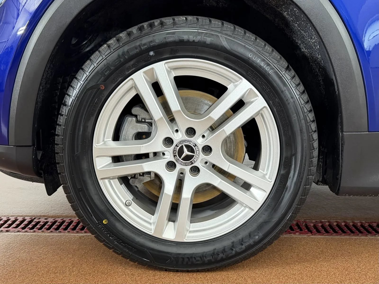 Used 2021 Mercedes-Benz GLB 250 4MATIC image 8