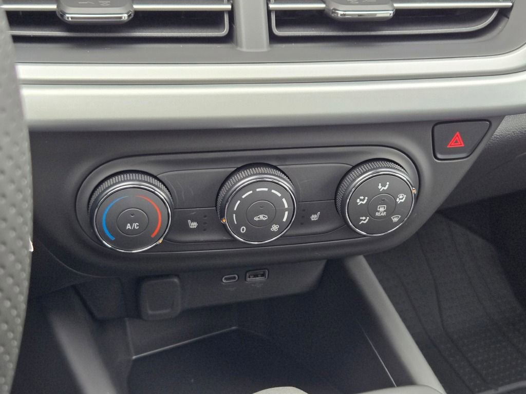 New 2026 Chevrolet Trax RS w/ Sunroof Package image 22