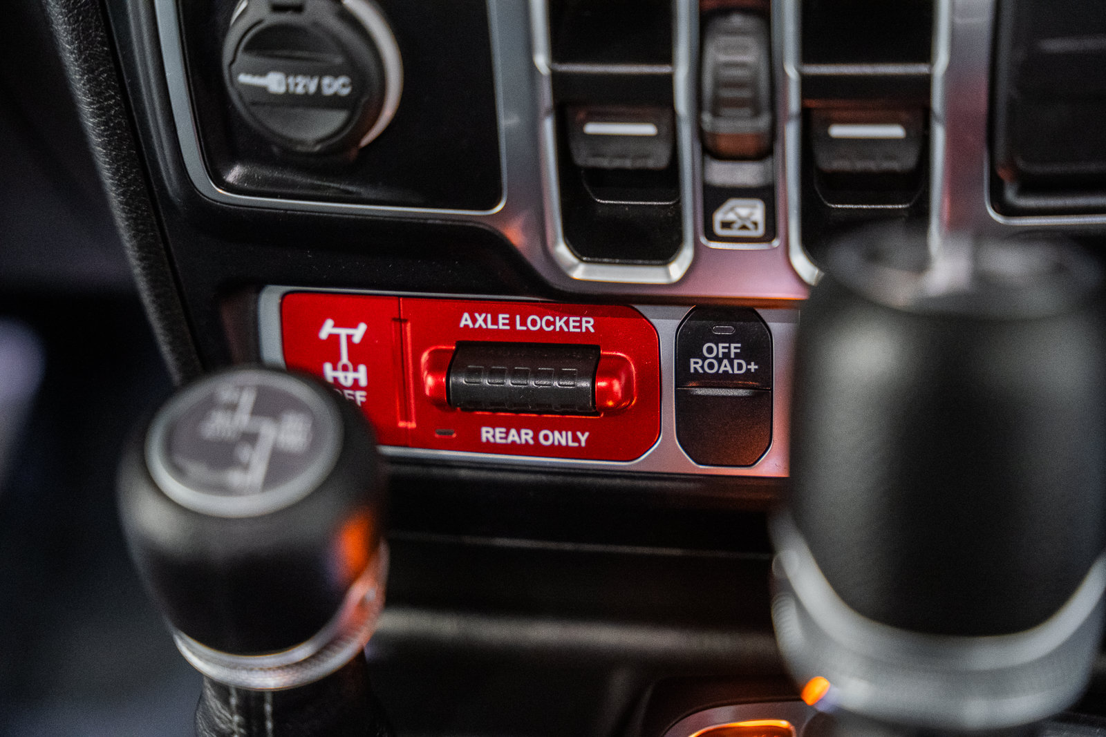 Used 2024 Jeep Wrangler Unlimited AWD/4WD image 31