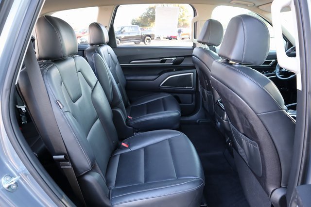 Used 2025 Kia Telluride S image 23