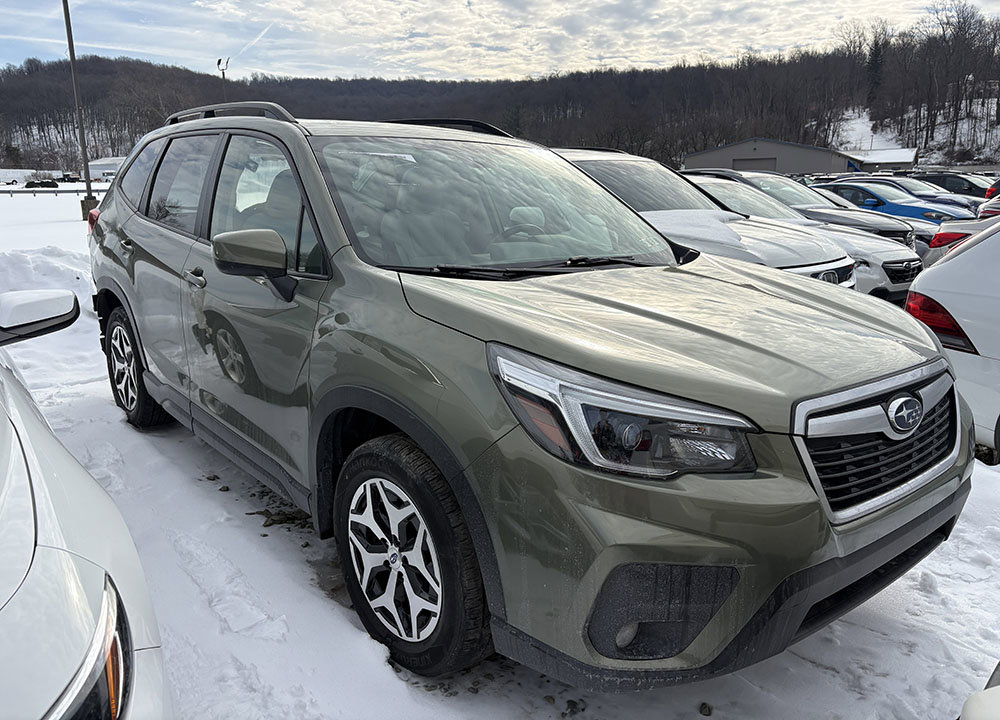 Used 2021 Subaru Forester Premium AWD/4WD image 3