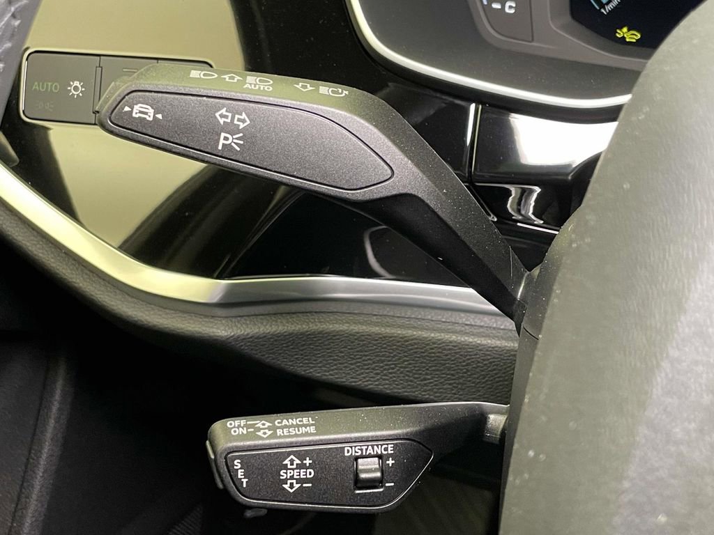 New 2025 Audi Q3 2.0T Premium image 39