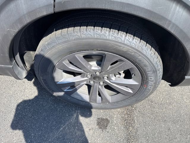 Certified 2022 Ford Explorer XLT w/ Equipment Group 202A image 15