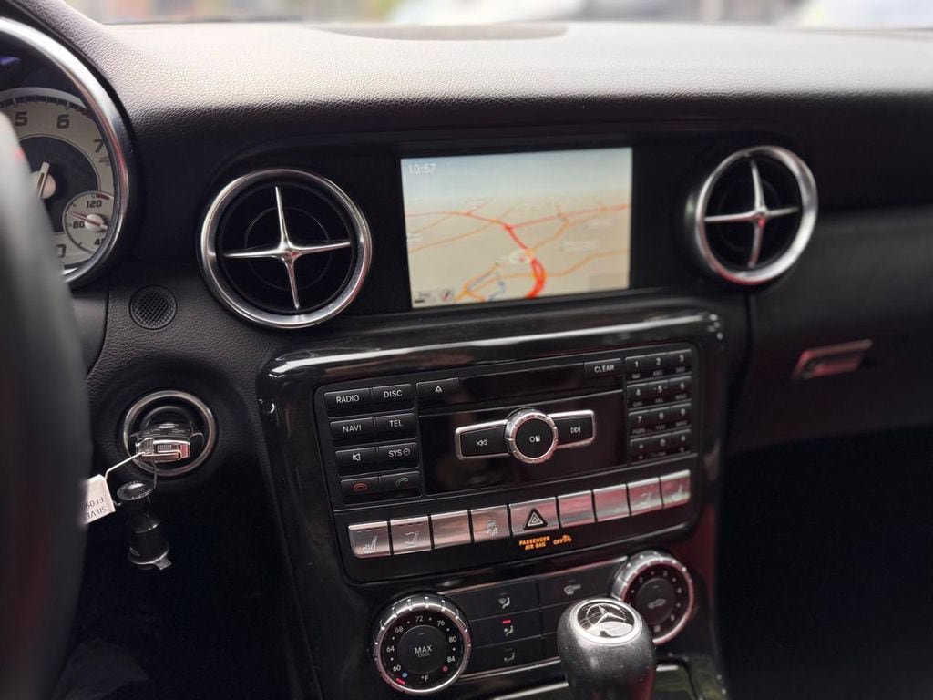 Used 2015 Mercedes-Benz SLK 250 image 18