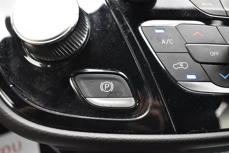 Used 2025 Chrysler Pacifica Select FWD image 34