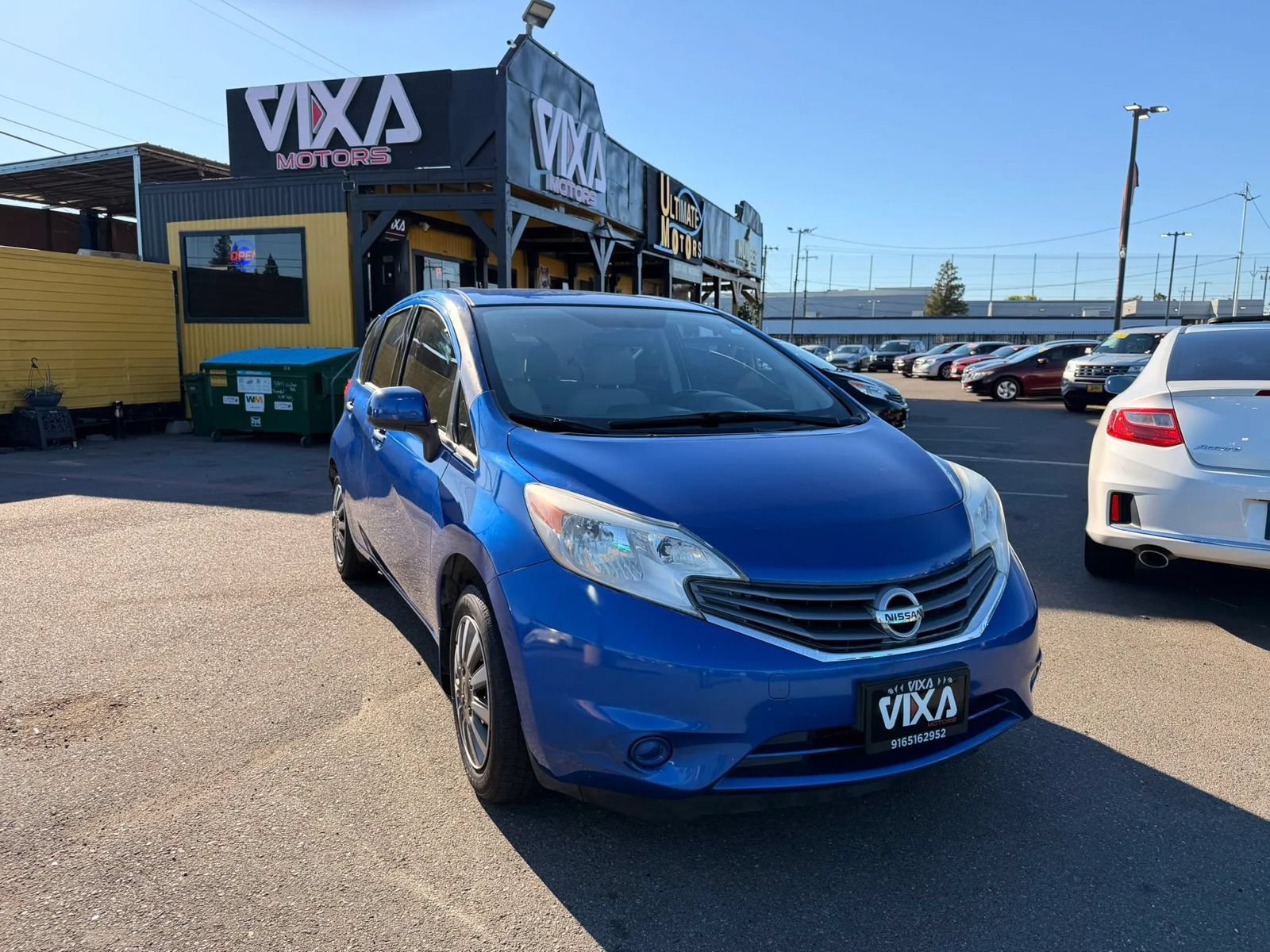 Used 2014 Nissan Versa Note SV FWD image 3