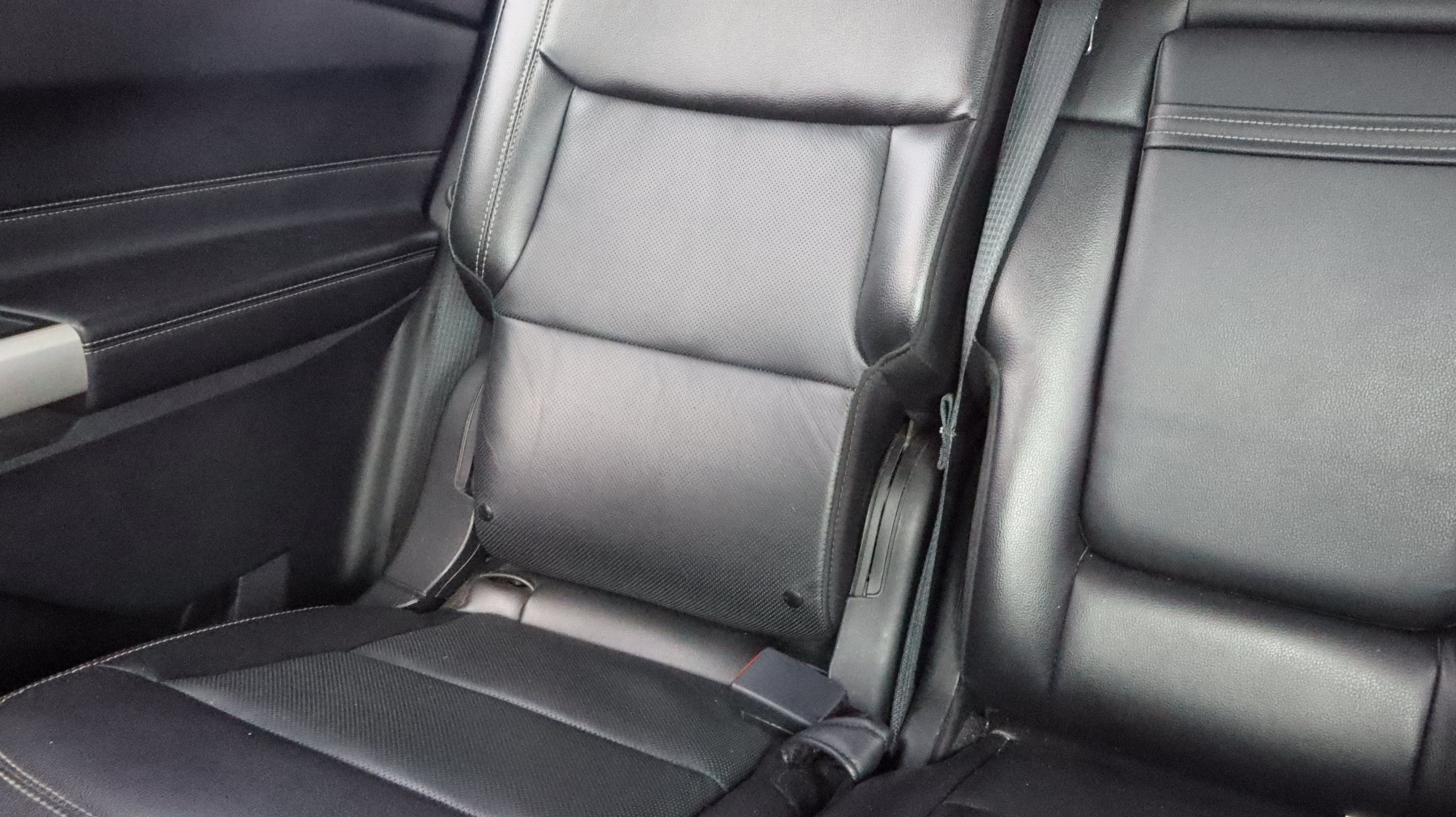 Used 2022 Ford Explorer Limited AWD/4WD image 10